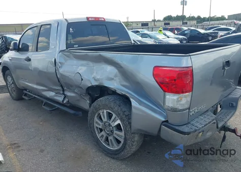 2010 Toyota Tundra Grade 5.7L V8 z USA, uszkodzony, nr VIN 5TFRY5F16AX082581
